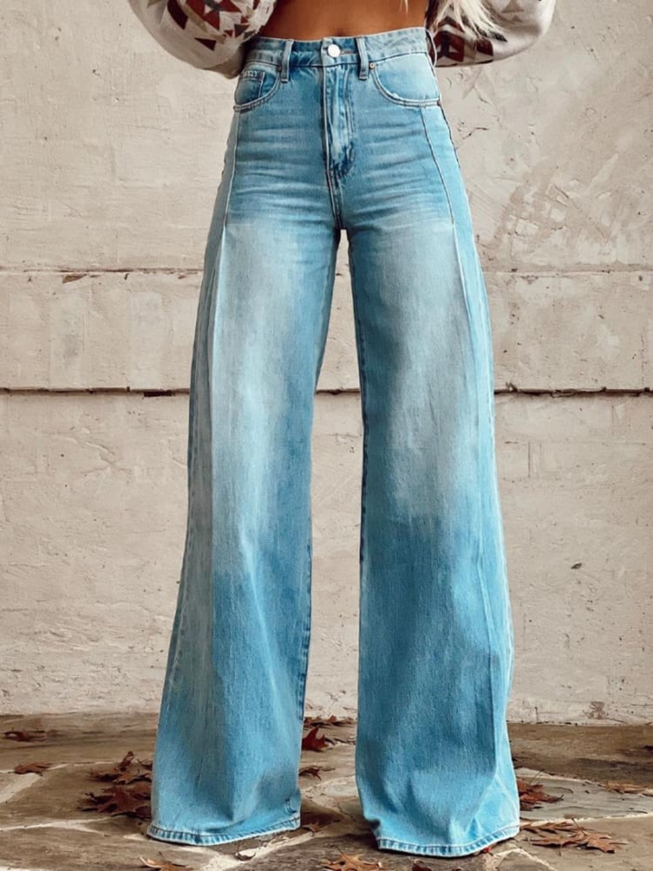 Charlotte Vintage Sky™ | Classic Light Wash Flare Jeans