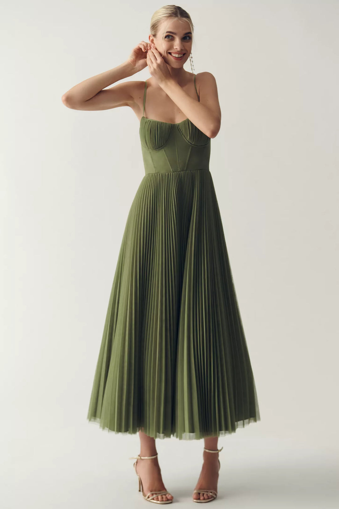 Marina™ | Flowy Pleated Midi Dress